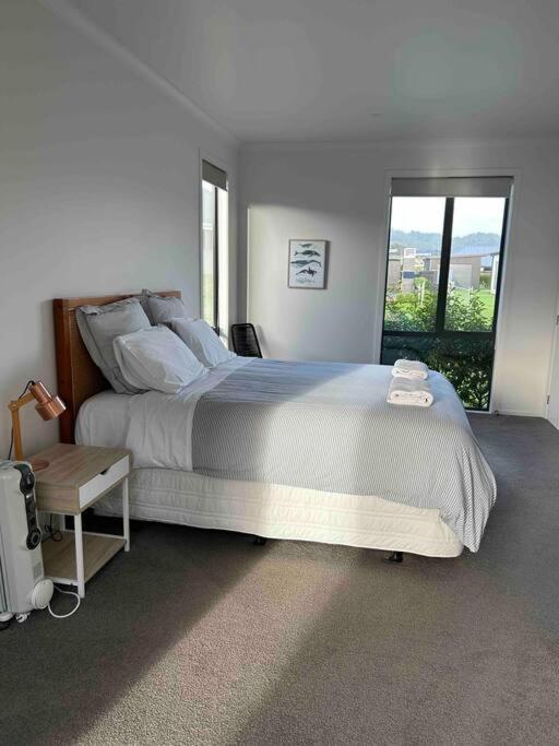 Purangi Beachhouse - 2 Bedroom Cooks Beach エクステリア 写真