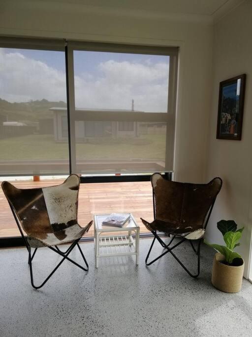 Purangi Beachhouse - 2 Bedroom Cooks Beach エクステリア 写真