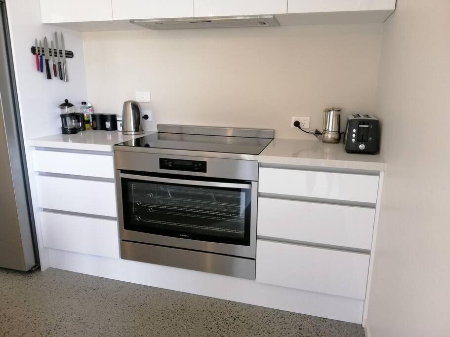 Purangi Beachhouse - 2 Bedroom Cooks Beach エクステリア 写真